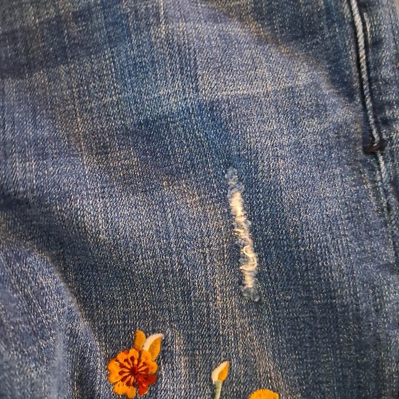 Anthropologie Pilcro Slim Boyfriend Floral Embroidered Distressed Jeans 25 Boho - Picture 14 of 16